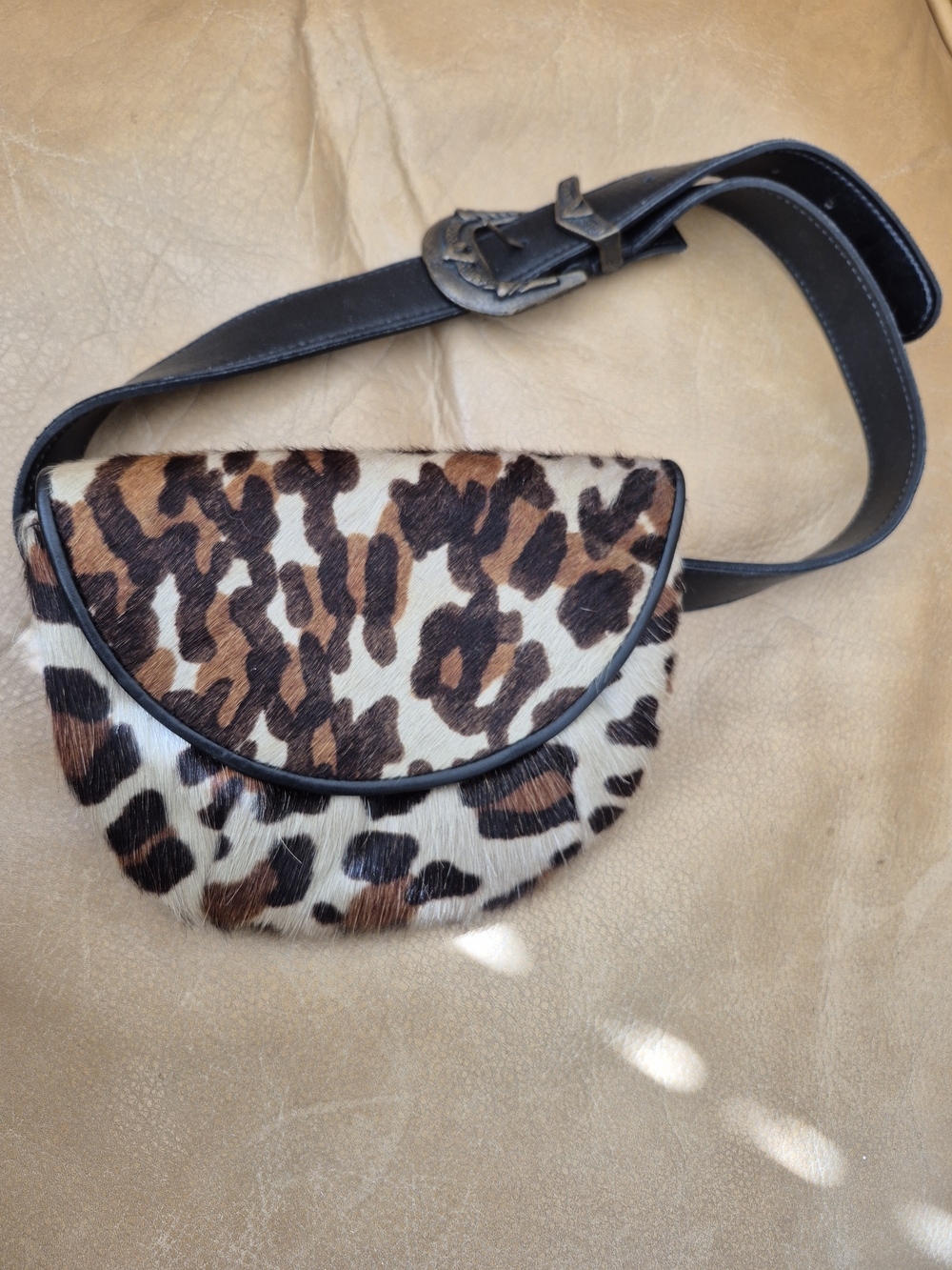 💕VTG Leopard Print Fur Half-Moon Belt Bag💕